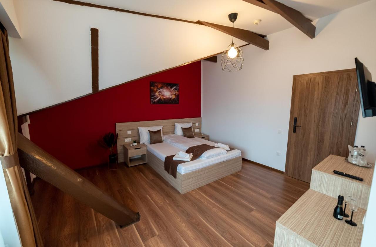 Escala Rooms Ghimbav 외부 사진